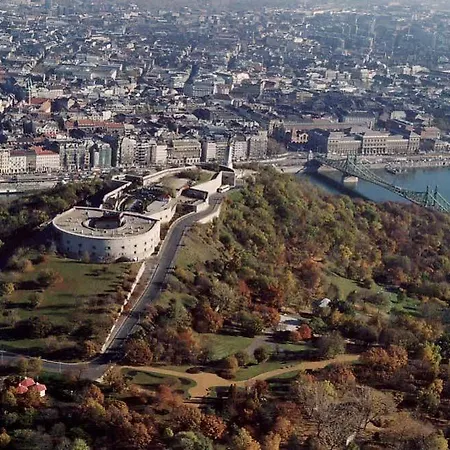 Ozone Private And * Budapest